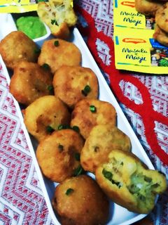 मैगी मसाला ऐ मैजिक सूजी चीज़ कयूबस(Maggi masala e magiic suji cheese cubes recipe in Hindi) रेसिपी मुख्य फोटो