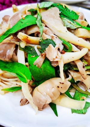 Hình của món Nấm bào ngư trộn muối tiêu.