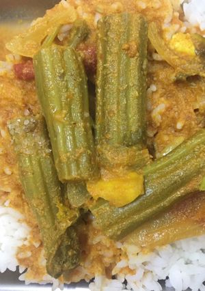 முருங்கைக்காய் பொரித்த குழம்பு செய்முறை முக்கிய புகைப்படம்