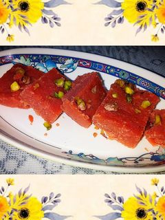 স্ট্রবেরি হালওয়া বরফি(strawberry halua barfi recipe in Bengali) রেসিপির প্রধান ছবি