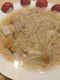 Sopa con preparado de marisco y pasta a tu gusto
