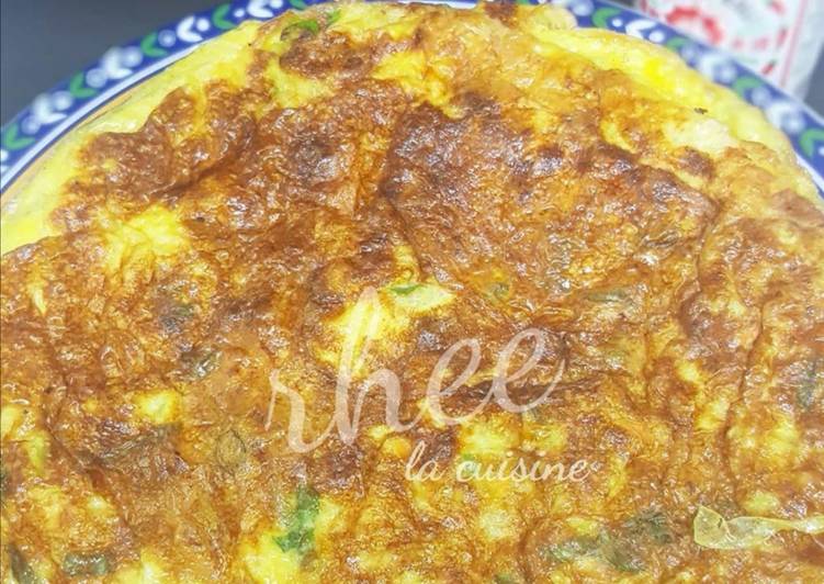 Bagaimana Menyiapkan Omelet (Dadar) Sayuran, Sempurna
