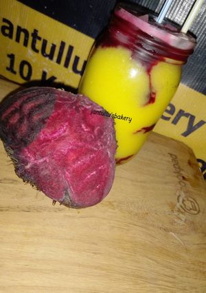 A picture of Beet mango drink.