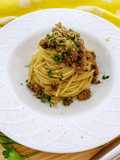 Spaghetti con melanzane e vongole