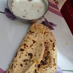 A picture of Aloo paratha.