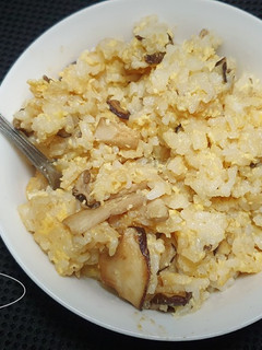 「香菇蛋炒飯」隔夜飯簡單料理 的食譜成品照片
