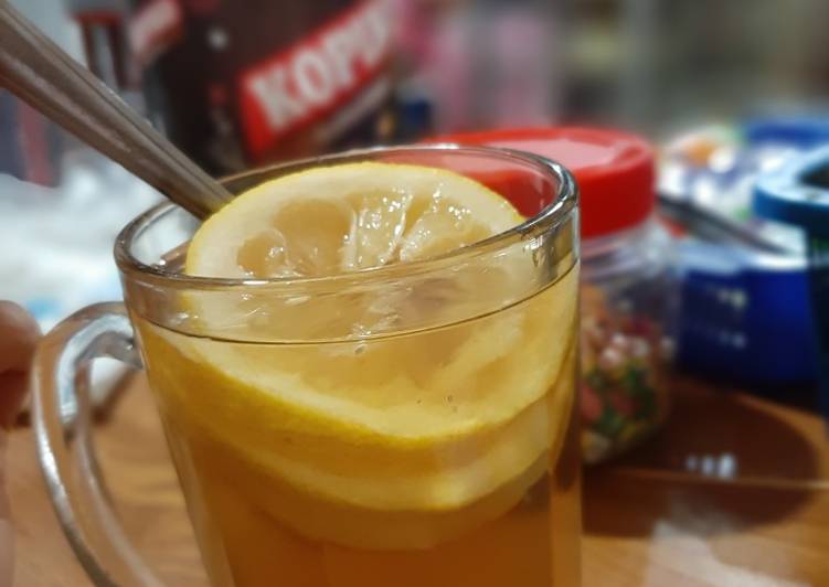 Cara Gampang Menyiapkan Hot Lemon Tea Tanpa Perasan yang Lezat Sekali