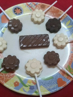 A picture of Chocolate Lolly pops.