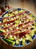 Entrante de aguacate casero con anchoas de Santoña y queso de cabra