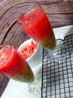 Pineapple and watermelon mocktail ainihin hoton girkin