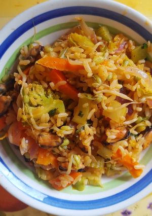 Una foto de Arroz con mejillones