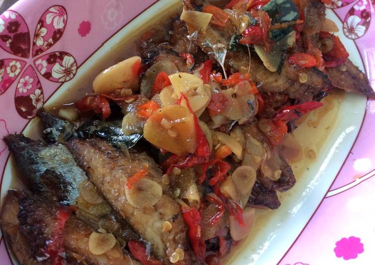 Langkah Mudah untuk memasak Ikan Pindang Pedas Manis Simple yang praktis