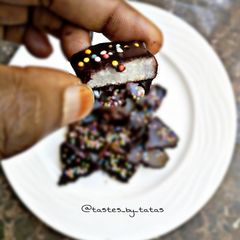 A picture of Hokey pokey candy.