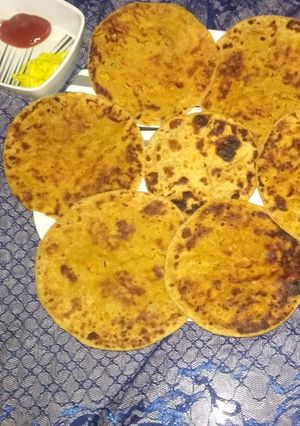 નમકીન પૂરણપોળી (namkeen puranpoli recipe in Gujarati) રેસીપી મુખ્ય ફોટો