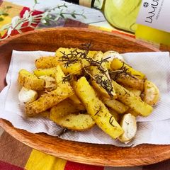 A picture of Tuscan Fries with Shiitake powder.