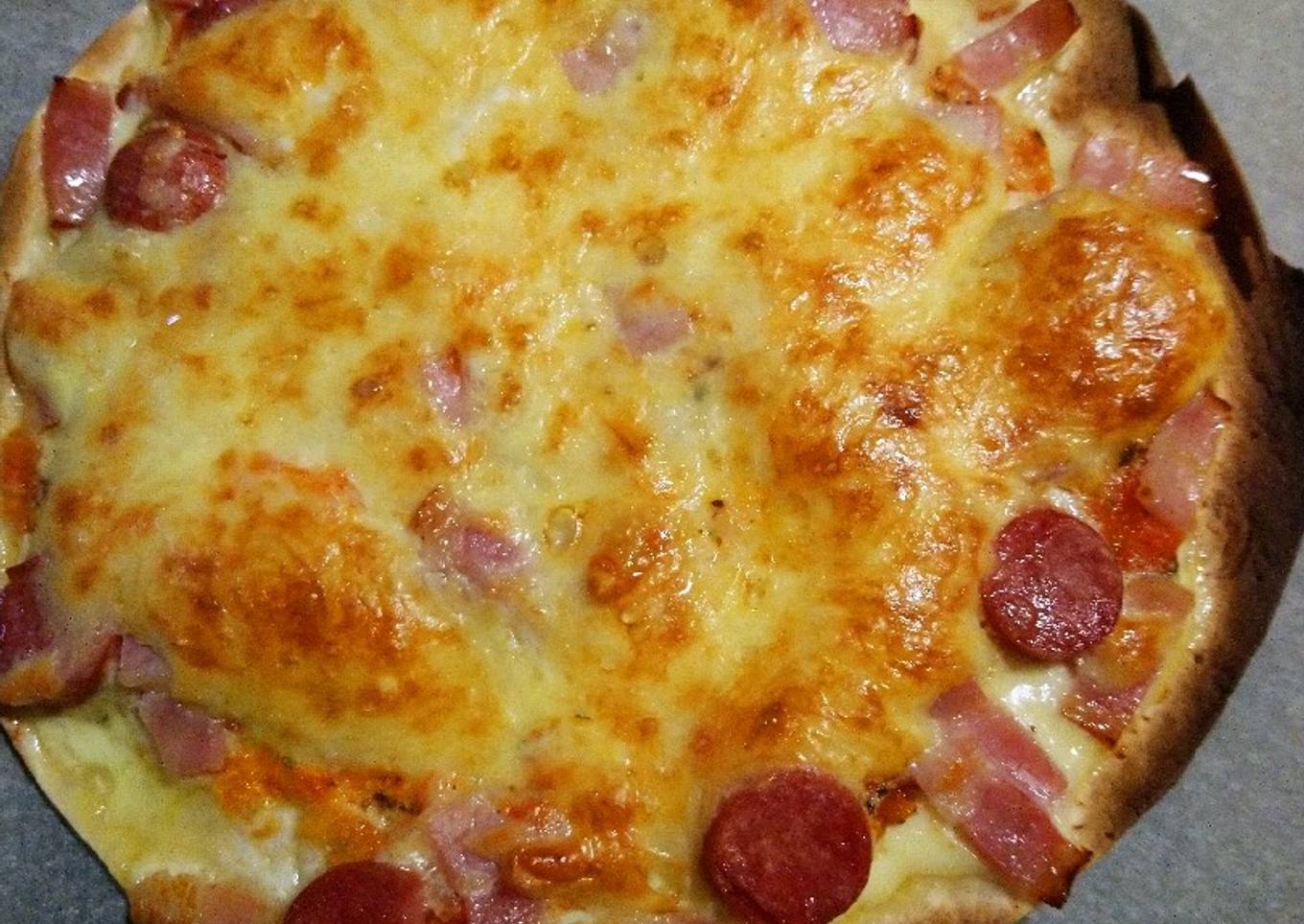Pizza con base de tortilla mexicana