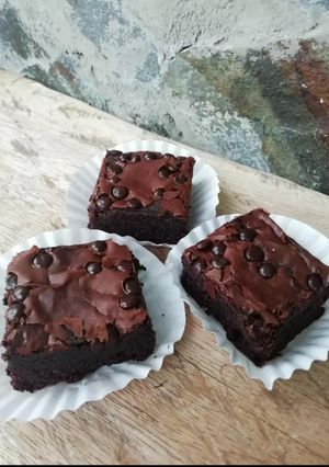 A picture of Chewy Brownies.