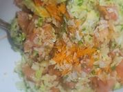 Una foto de ensalada de lechuga escarola
