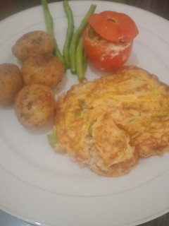 Foto resep Omelet tuna with baked potatoes