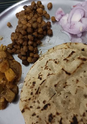 A picture of Chana ki sabzi.
