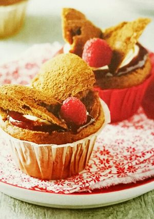 Foto principal de Cupcakes rellenos de mermelada de frambuesa