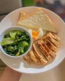 Ức gà áp chảo eatclean