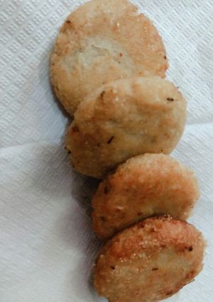 A picture of Oats Rava kachori.