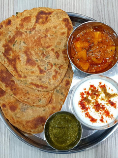 મલ્ટી ગ્રેઈન મેથી મસાલા પરોઠા (Multi Grain Methi Masala Paratha Recipe In Gujarati) રેસીપી મુખ્ય ફોટો