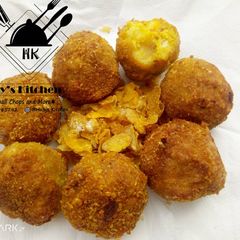 A picture of Cornflakes coated yamballs.