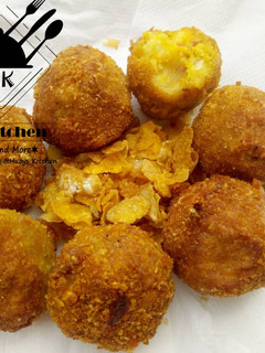 A picture of Cornflakes coated yamballs.