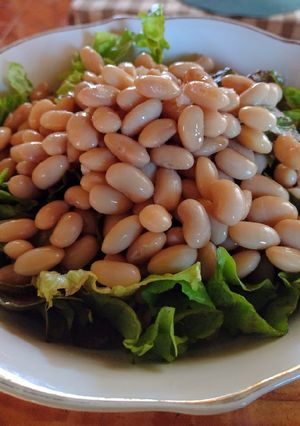 Una foto de Ensalada 🥗 de porotos con lechuga