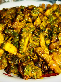 चटपटे करेले (chatpate karele recipe in Hindi) रेसिपी मुख्य फोटो