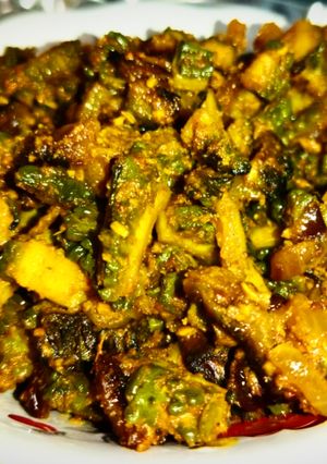चटपटे करेले (chatpate karele recipe in Hindi) रेसिपी मुख्य फोटो