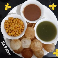 A picture of Pani Puri.