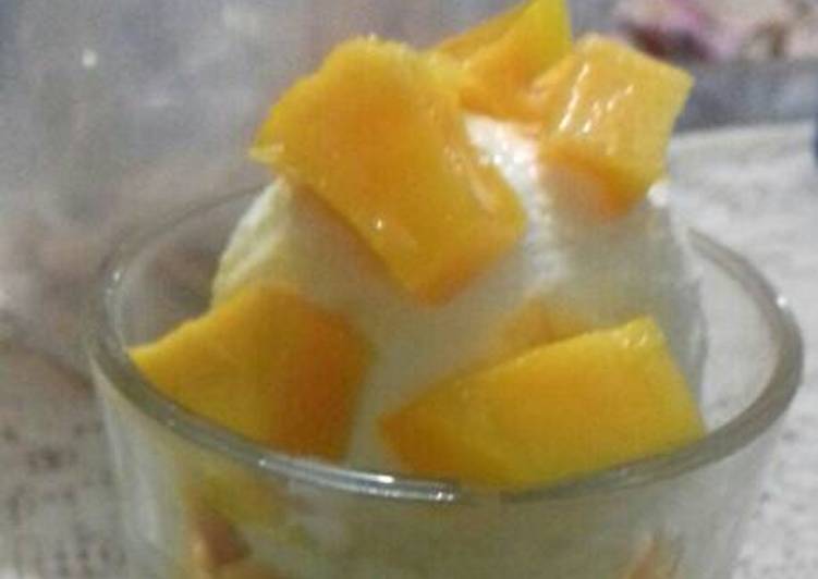Soft mango topping ice cream #enakanbikinsendiri