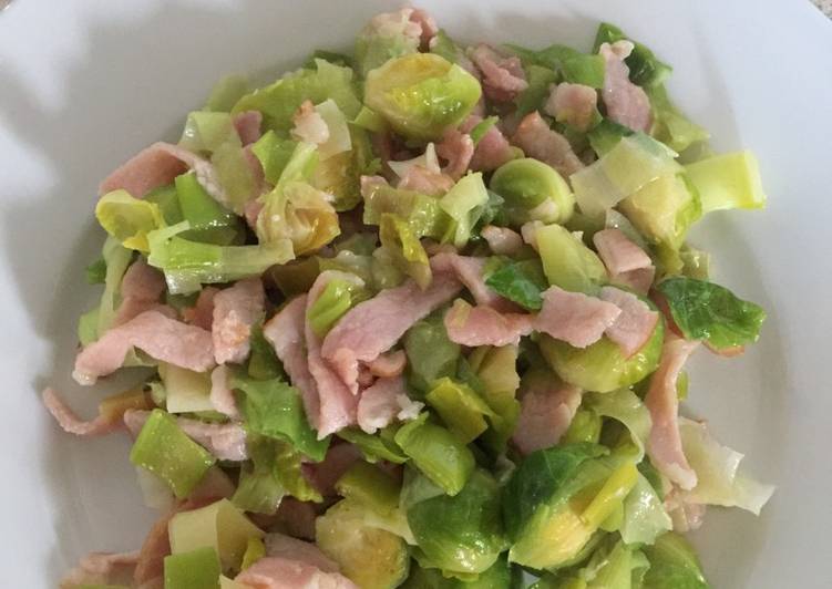 Simple Way to Prepare Homemade Brussel Sprouts with Leeks and Bacon