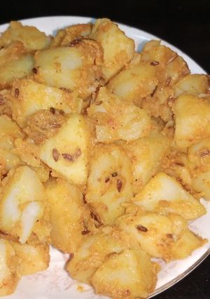 जीरा आलू (Jeera aloo recipe in hindi) रेसिपी मुख्य फोटो