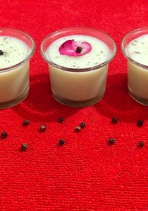 ઠંડાઈ (Thandai Recipe In Gujarati) રેસીપી મુખ્ય ફોટો