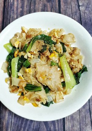 Hình của món Pad see ew Thái (đơn giản).