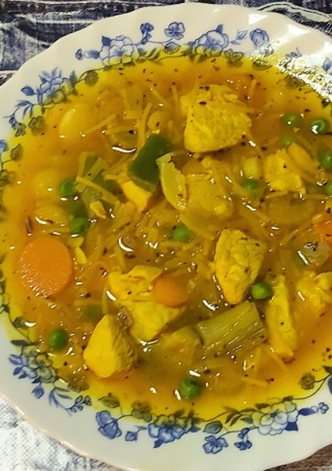 Una foto de Sopa de pavo y verduras