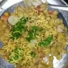 A picture of Matar chaat.