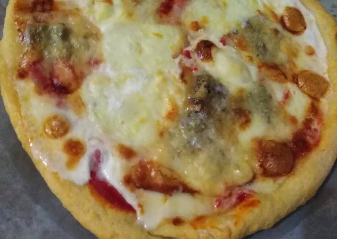 Pizza homemade ai 4 formaggi