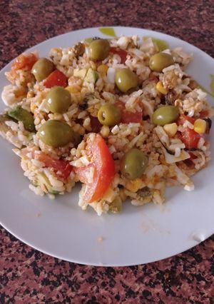 Una foto de Ensalada de arroz y mejillones en escabeche