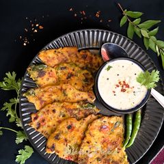 A picture of Sooji Cheela / Chilla (Semolina Pancakes / Crepes in a fusion South Indian style).