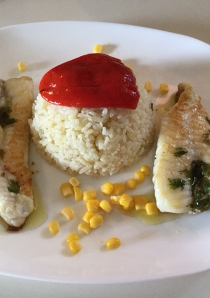 Una foto de Colita de rape en salsa verde