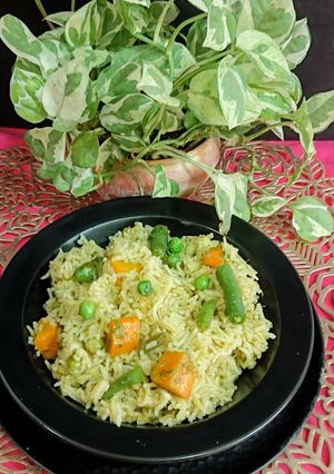 A picture of One Pot Makhana Vegetable Pulao.