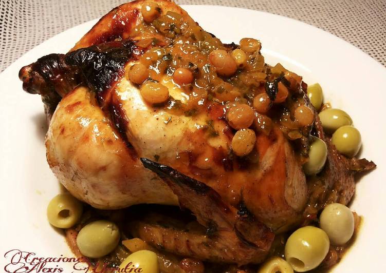 Pollo confitado al horno con pasas y orejones