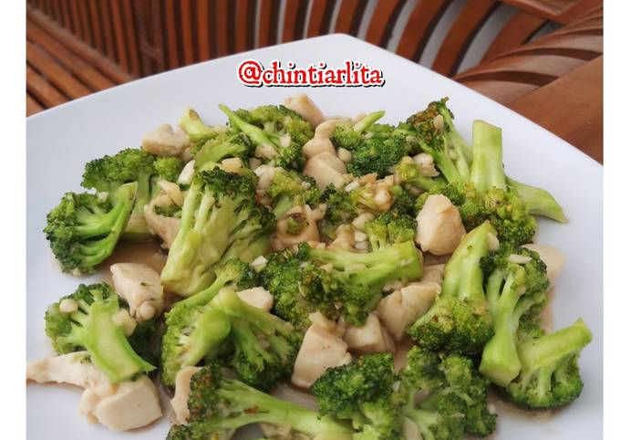 Tumis brokoli ayam cah bawang putih
