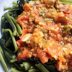 A picture of Plecing kangkung.