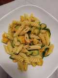 Pasta gamberi zucchine e zafferano